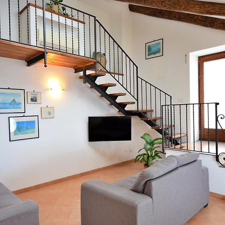 Belvedere Amodeo - Terrace, Seaview, Wifi Конка-дей-Марини Экстерьер фото