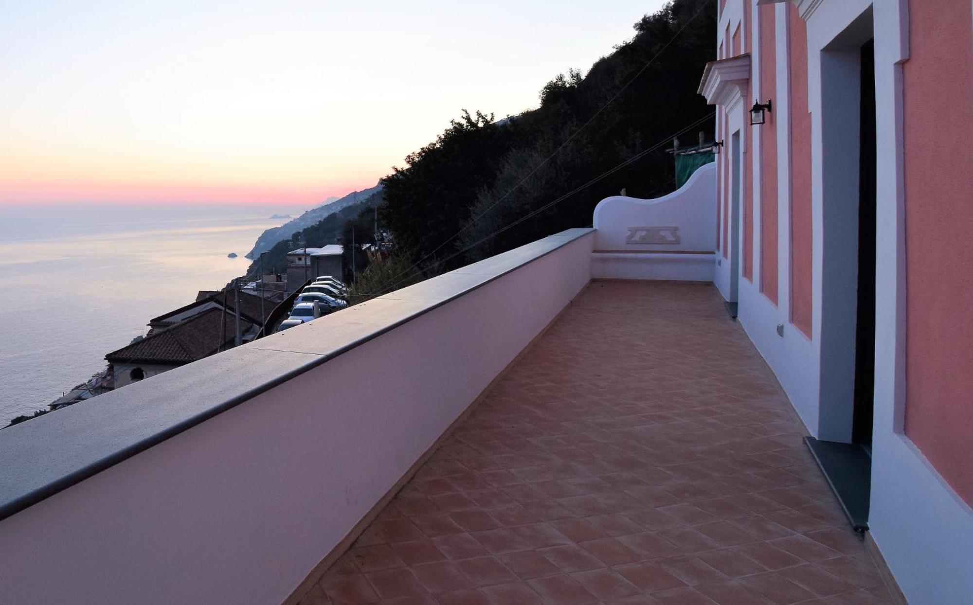 Belvedere Amodeo - Terrace, Seaview, Wifi Конка-дей-Марини Экстерьер фото