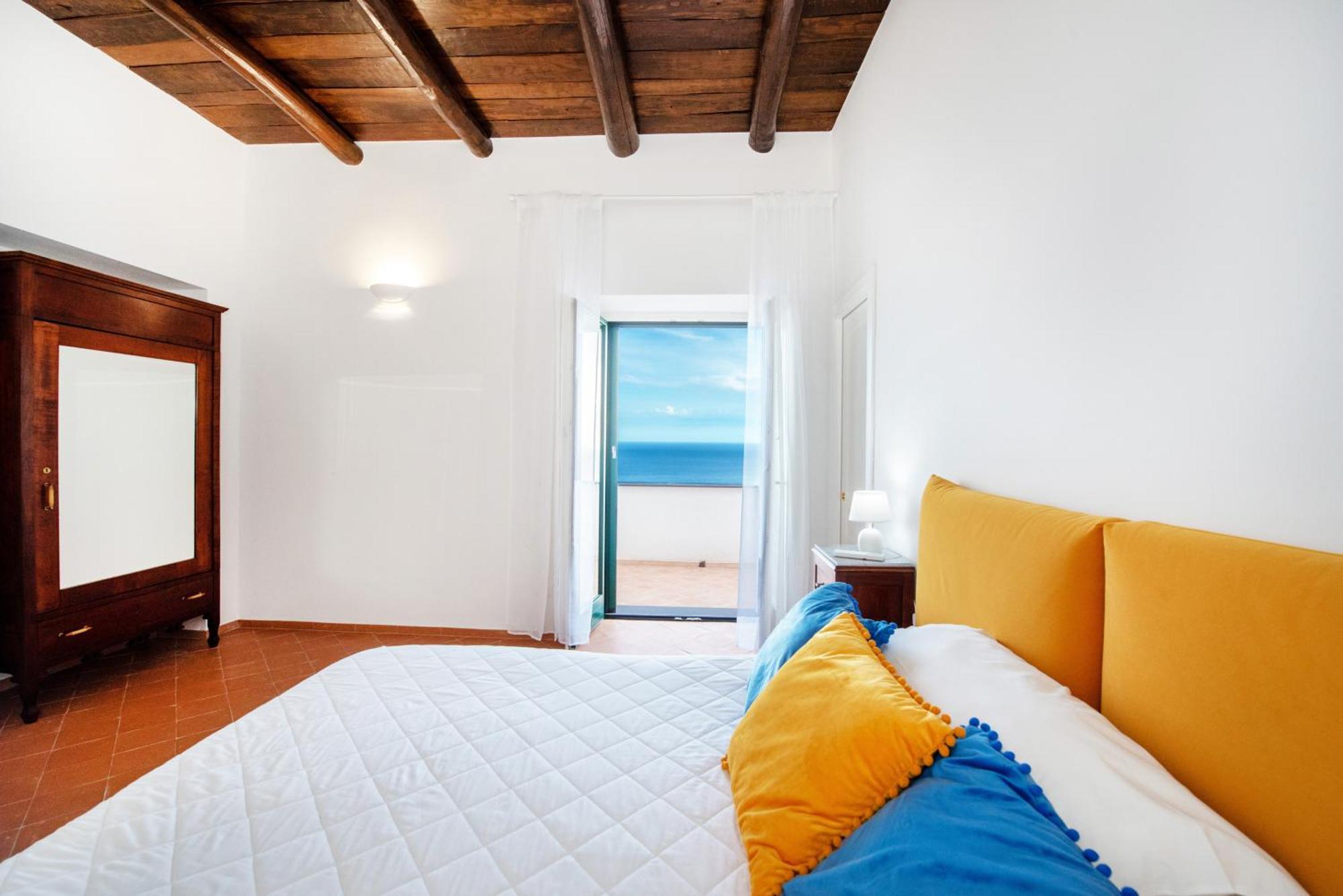 Belvedere Amodeo - Terrace, Seaview, Wifi Конка-дей-Марини Экстерьер фото