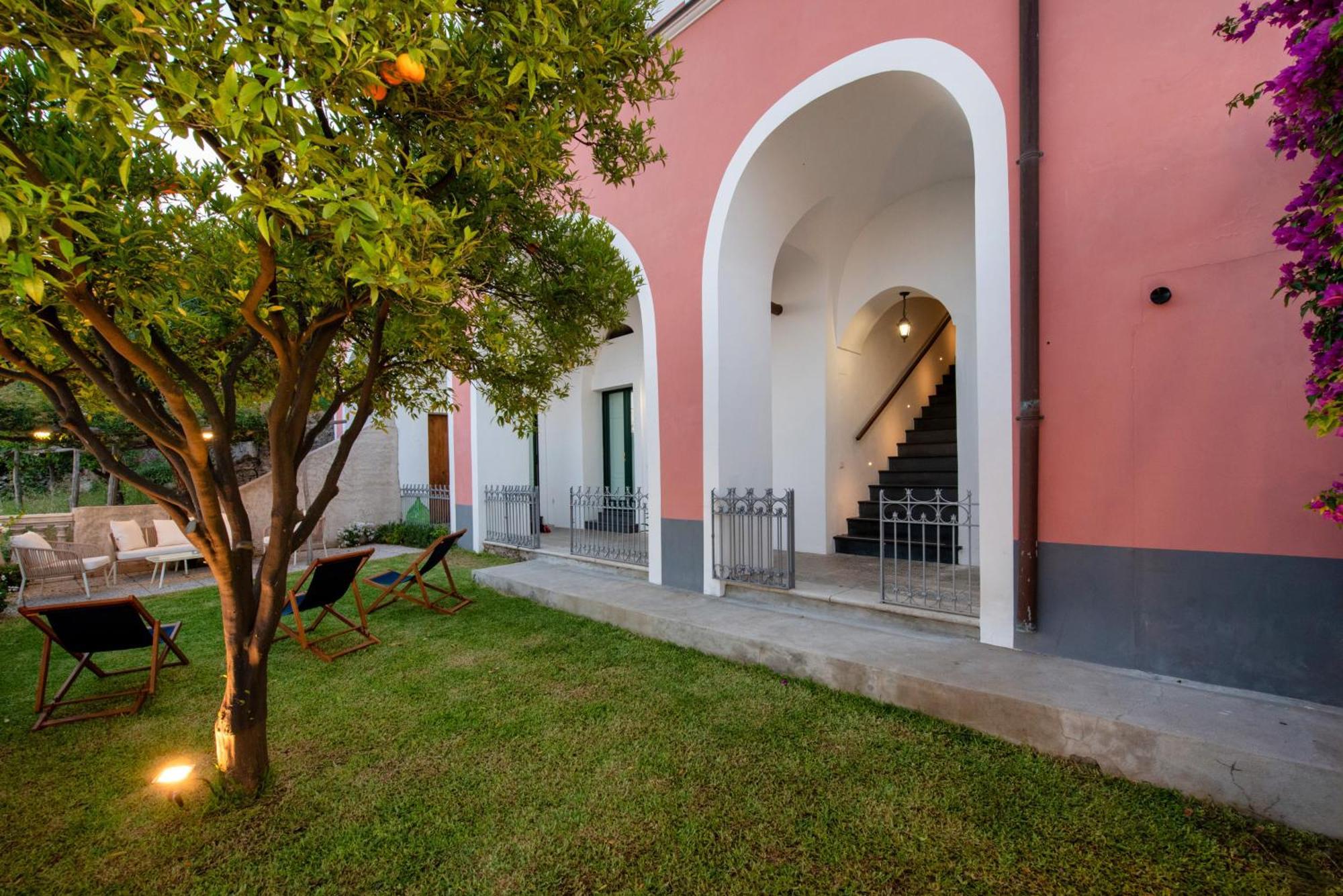 Belvedere Amodeo - Terrace, Seaview, Wifi Конка-дей-Марини Экстерьер фото